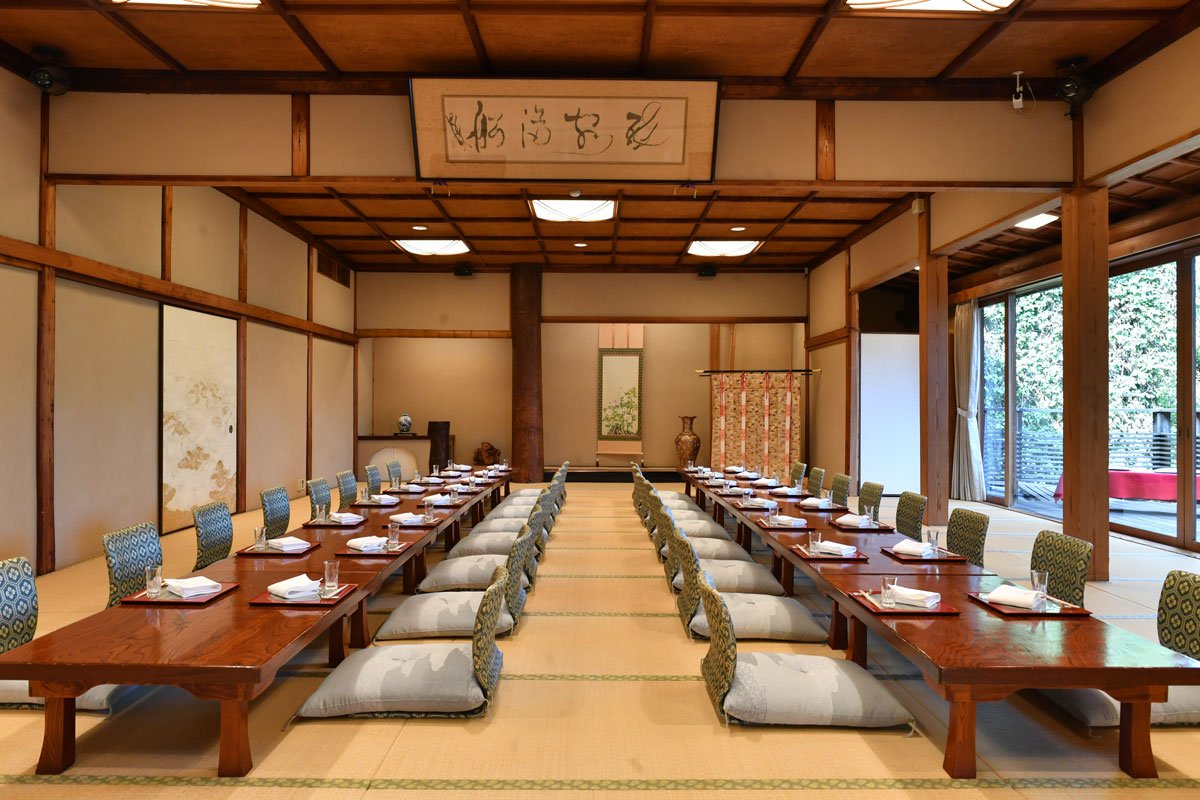 栴檀の間