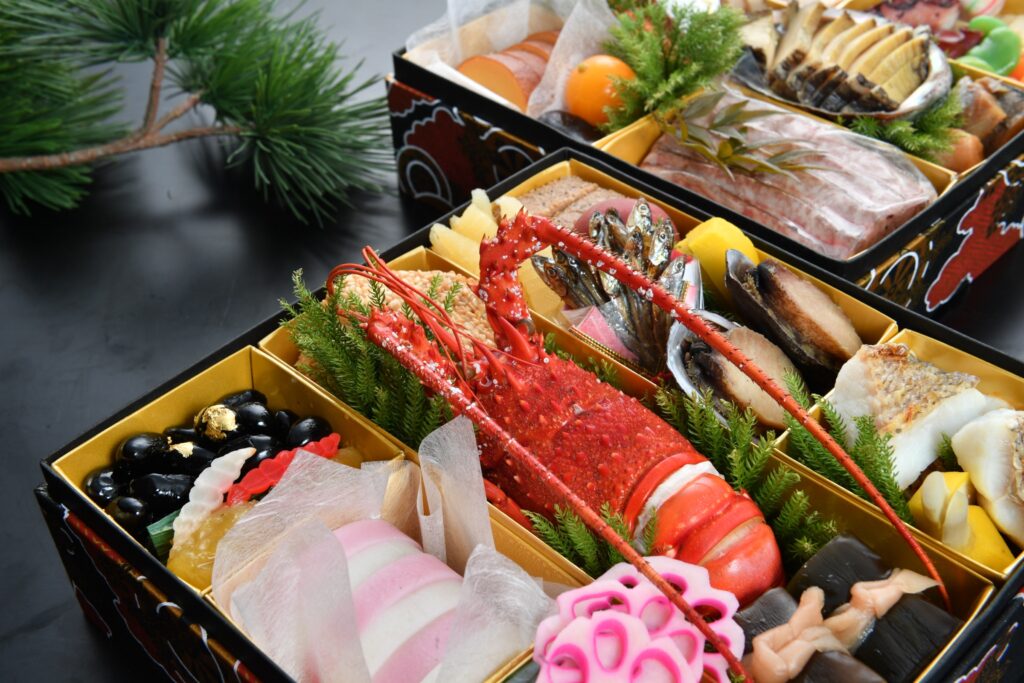 伊勢海老を盛り込んだつきじ治作のおせち